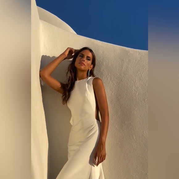 Brand New Unaltered | Sarah Seven Cassiopeia | Chapel Length Wedding Gown Size 8 - Picture 3 of 16